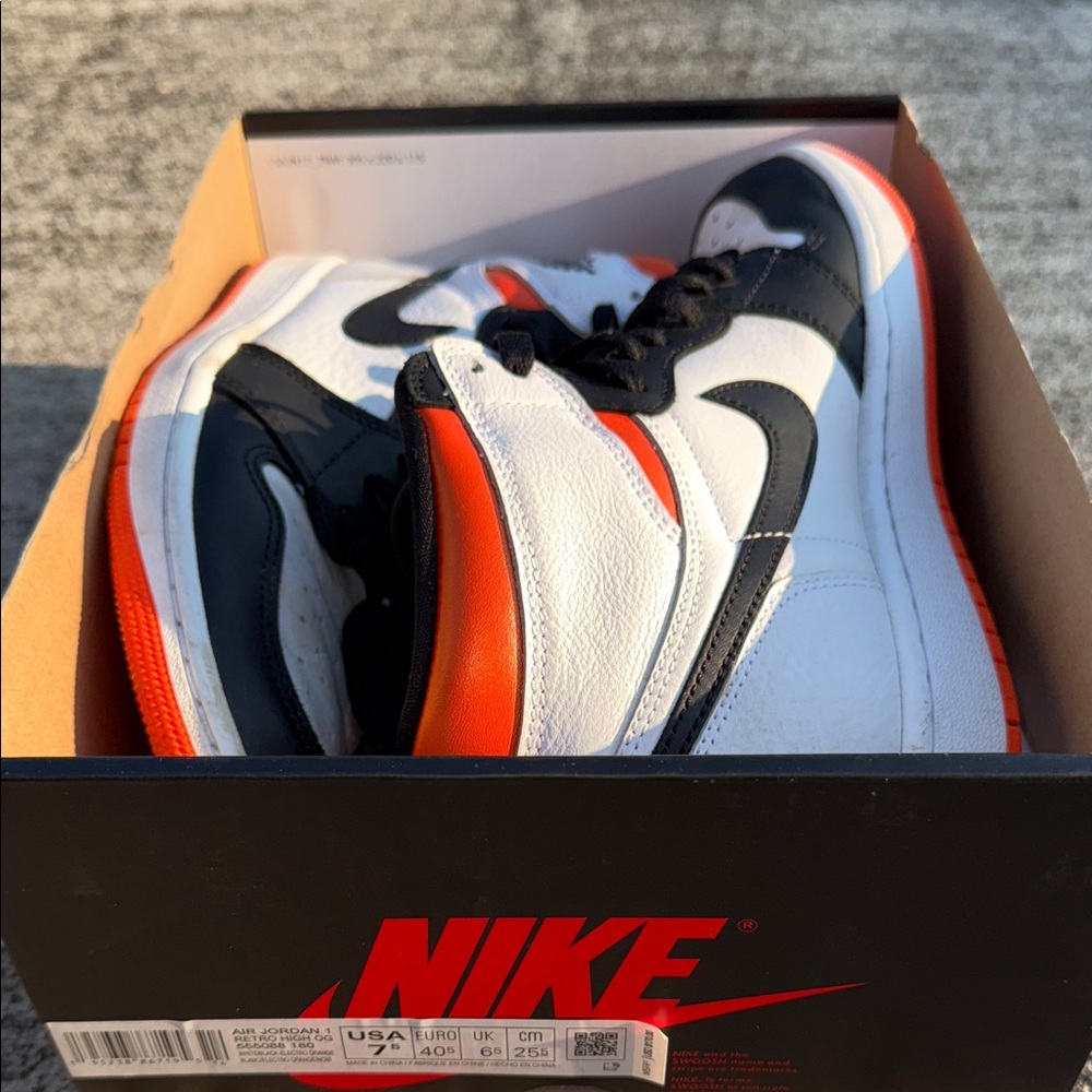 Nike Men's Black, White, and Orange Sneakers
